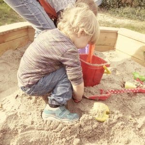 sand-pit-722378_1920