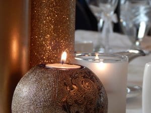 candle-912773_1920